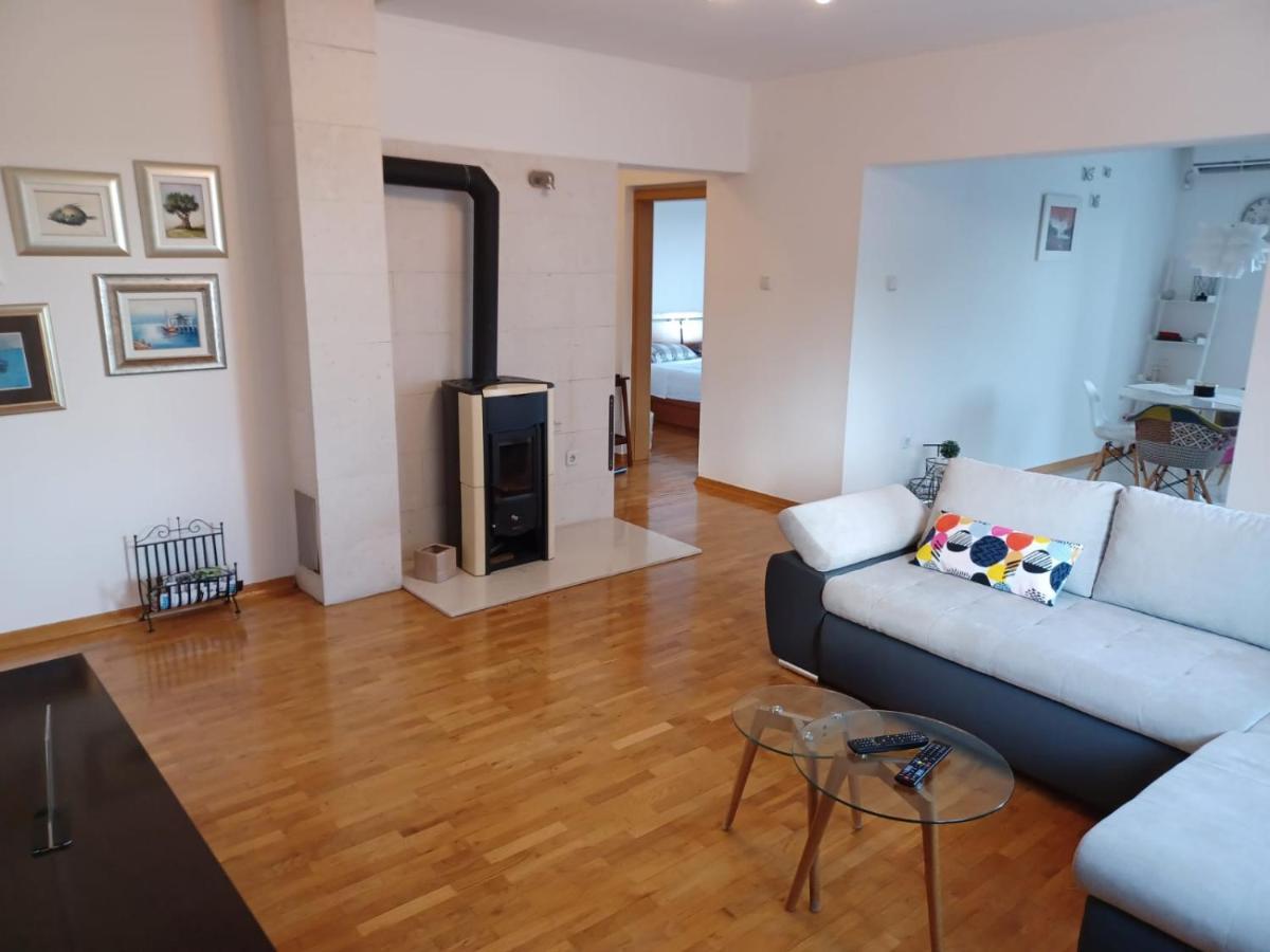 Lara Apartment Solin Eksteriør billede
